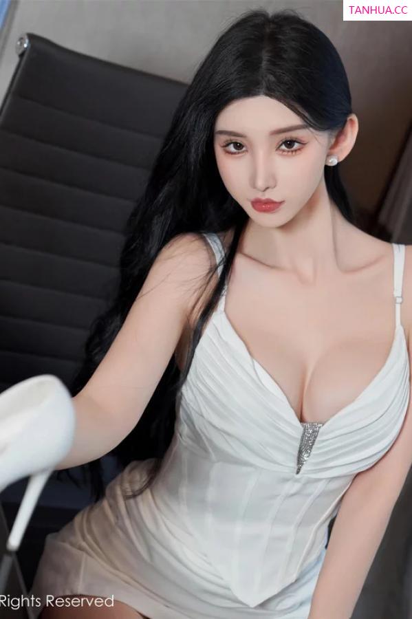 周于希dummy  [XiuRen]高清写真图 2024.01.05 No.7921 周于希Sally 丰腴丝袜第18张图片
